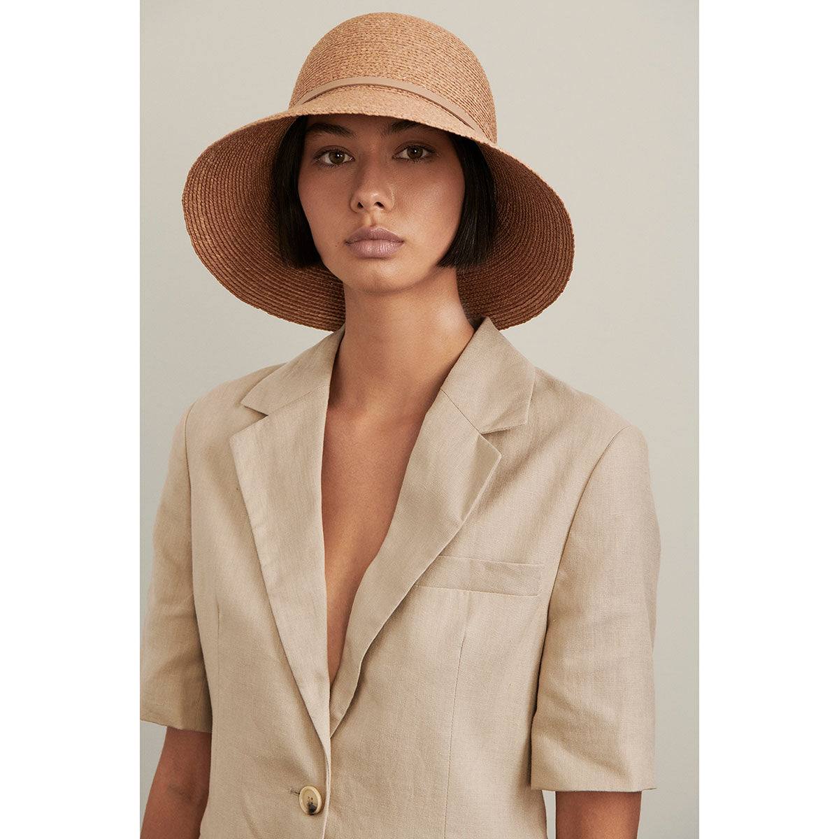 Besa 9 Cloche - Image 2