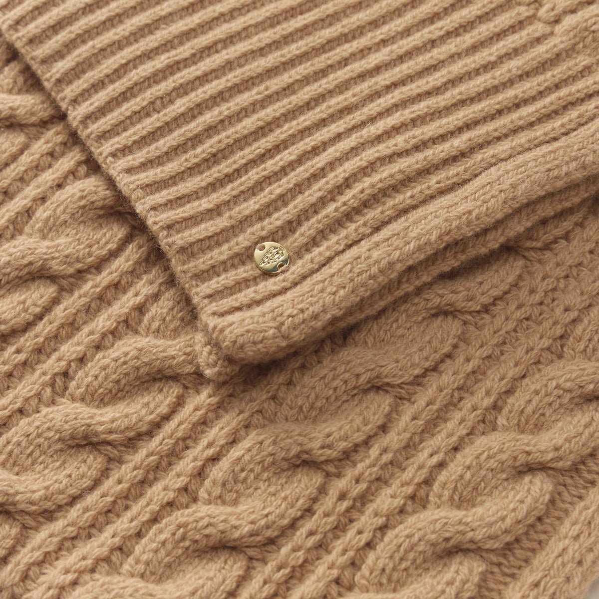 Faye Wool Cable Scarf - Image 2