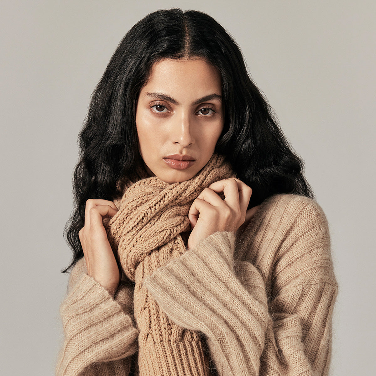 Faye Wool Cable Scarf - Image 3