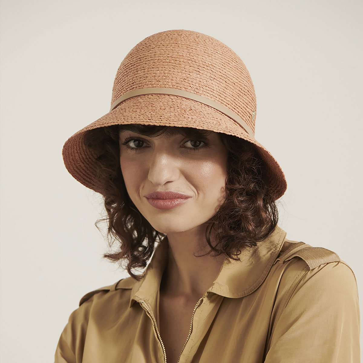 Besa 6 Cloche - Image 3