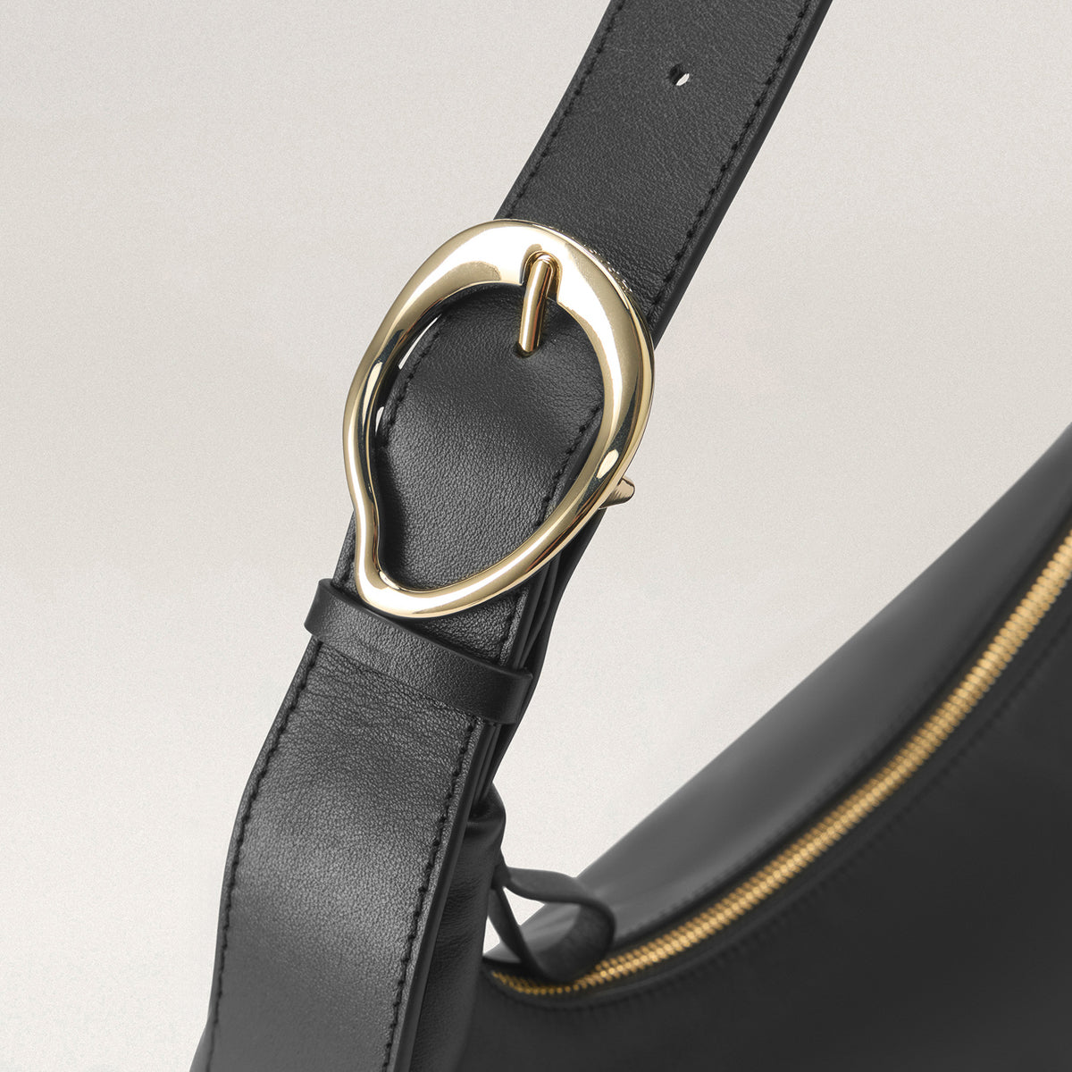 Signy Leather Shoulder Bag - Image 4